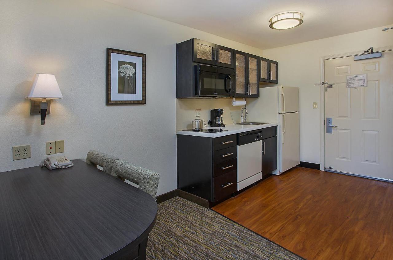 Candlewood Suites Louisville Airport By Ihg Exterior foto