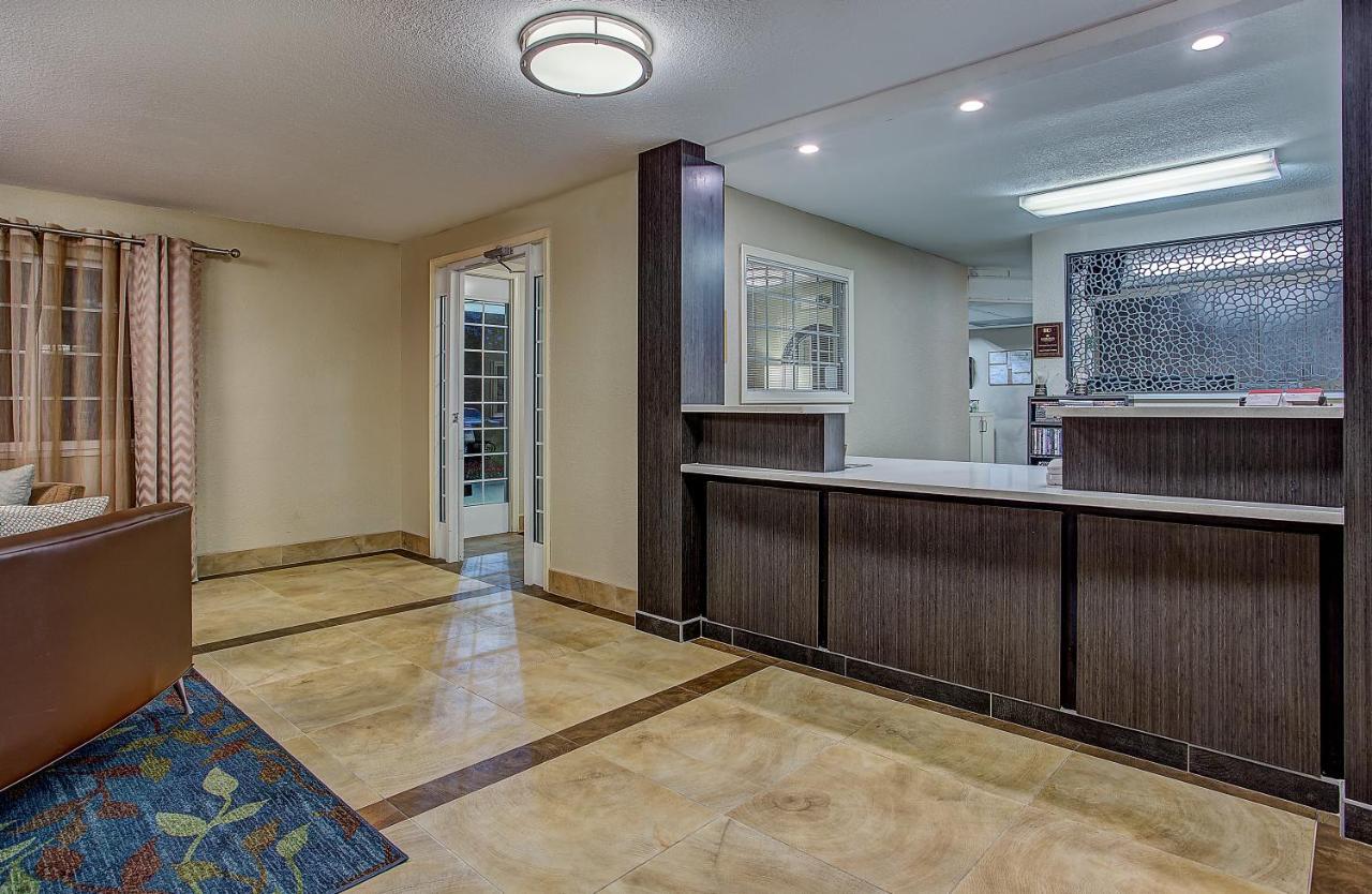 Candlewood Suites Louisville Airport By Ihg Exterior foto