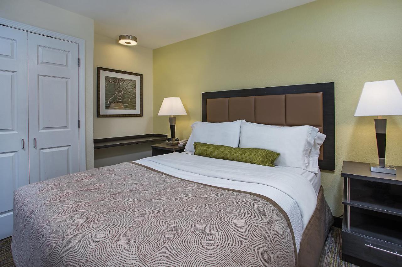 Candlewood Suites Louisville Airport By Ihg Exterior foto